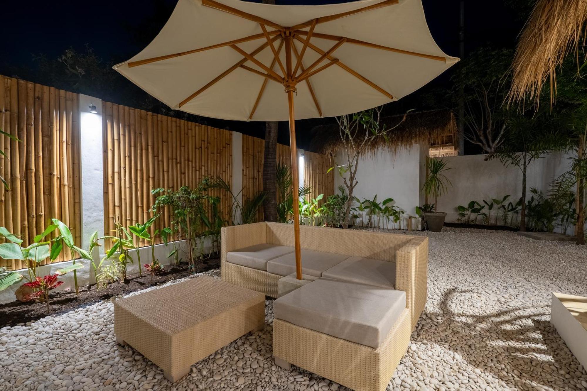 Villa Kelapa Kucing Gili Air Zewnętrze zdjęcie